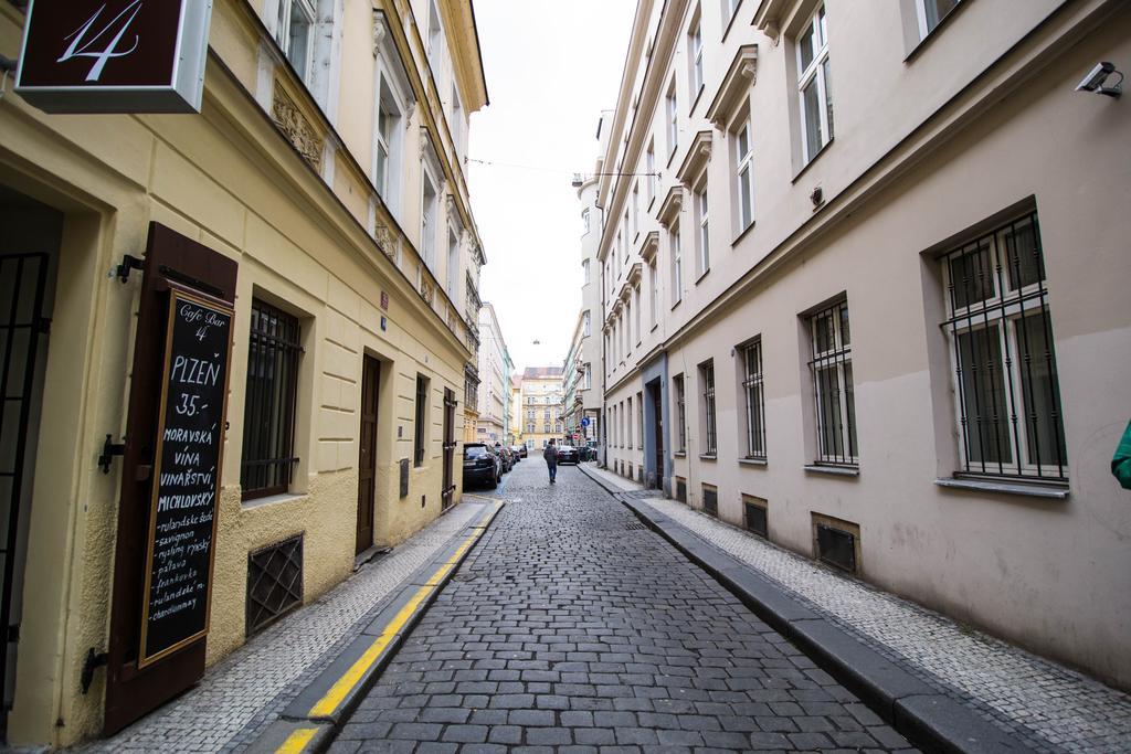 Ruterra Red Roofs View With Garage Apartment Prague Luaran gambar