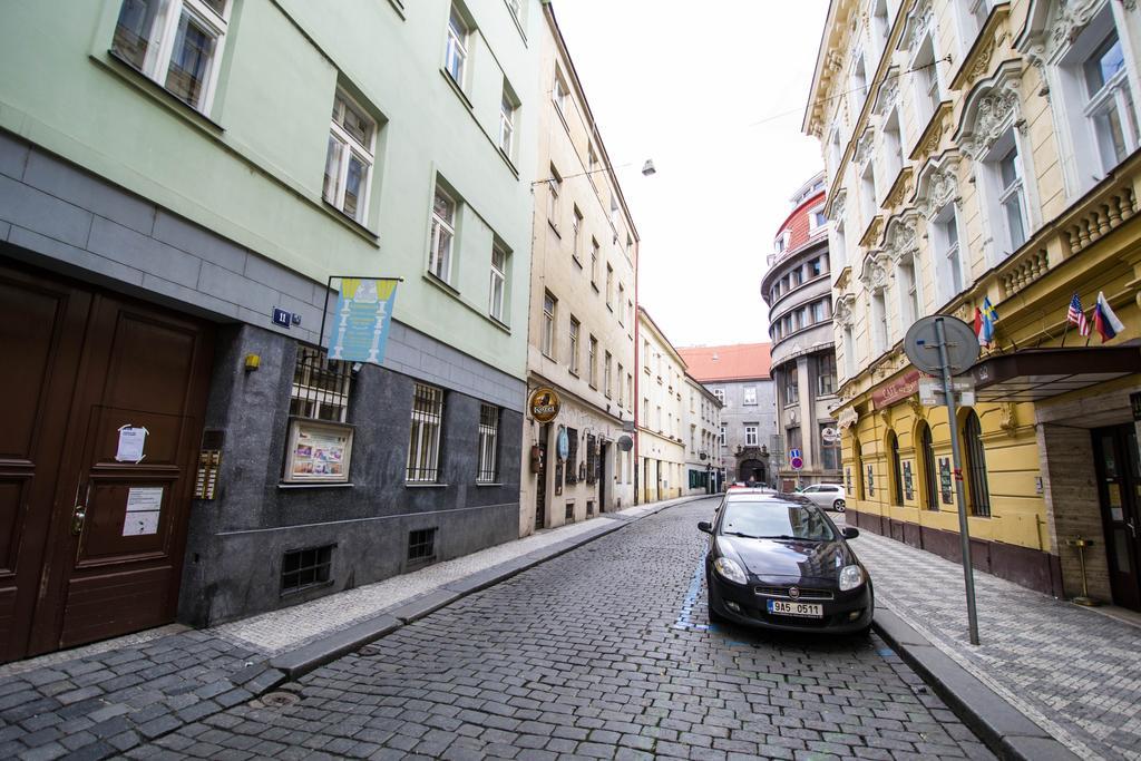 Ruterra Red Roofs View With Garage Apartment Prague Luaran gambar
