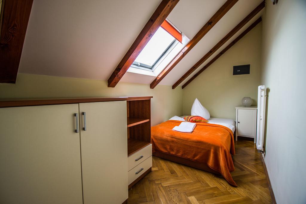 Ruterra Red Roofs View With Garage Apartment Prague Luaran gambar