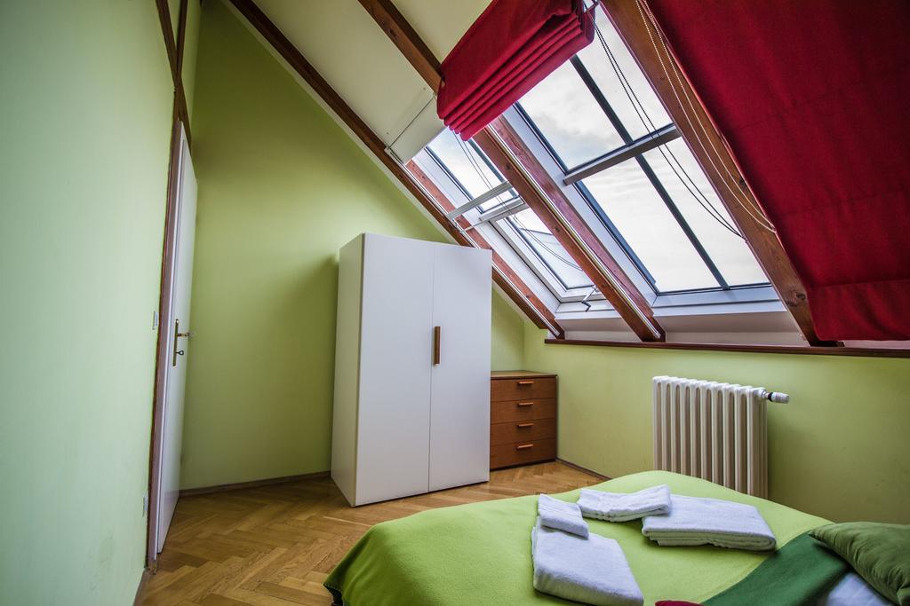 Ruterra Red Roofs View With Garage Apartment Prague Luaran gambar