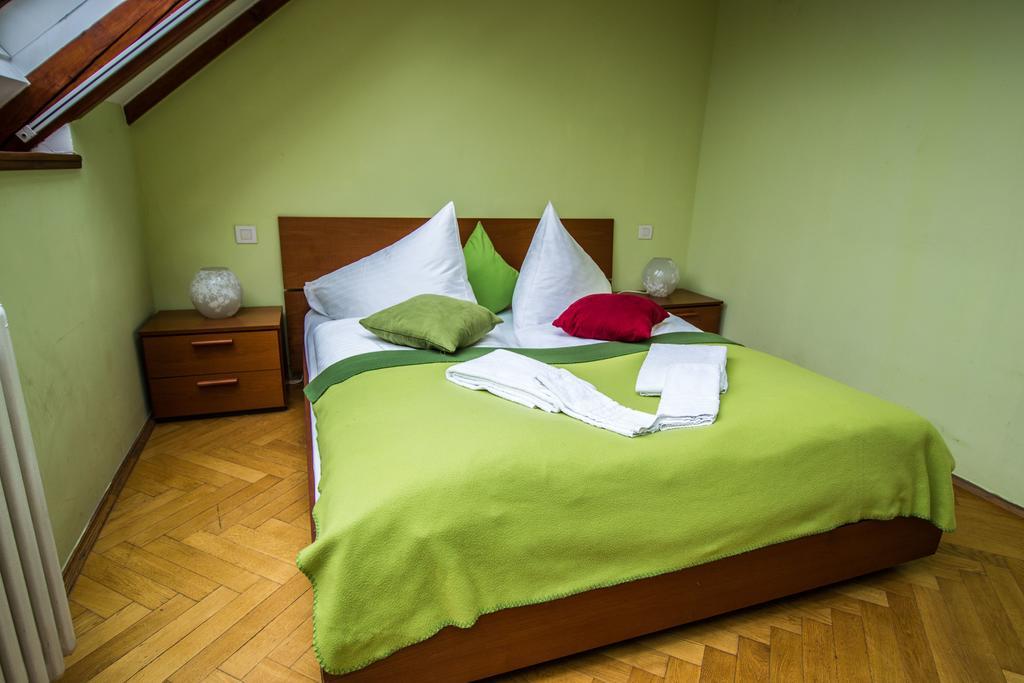 Ruterra Red Roofs View With Garage Apartment Prague Luaran gambar